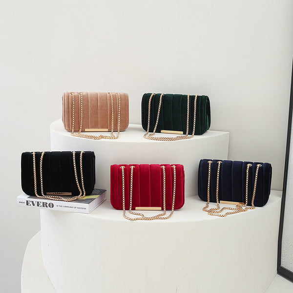 One Shoulder Velvet Chain Crossbody Bag | crezy line |