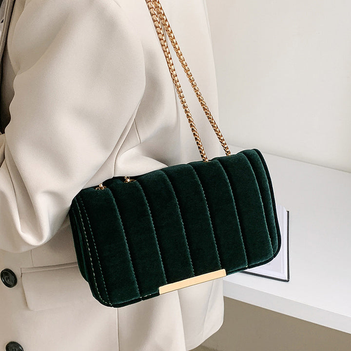 One Shoulder Velvet Chain Crossbody Bag green | crezy line |